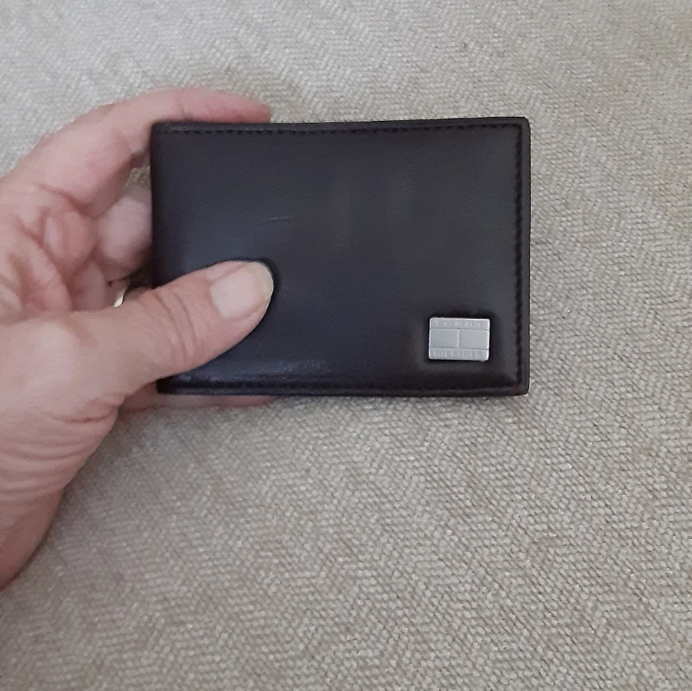 Tommy Hilfiger brown leather front pocket wallet